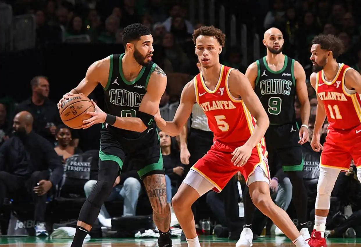 卫冕冠军首轮落败，球队经历困境