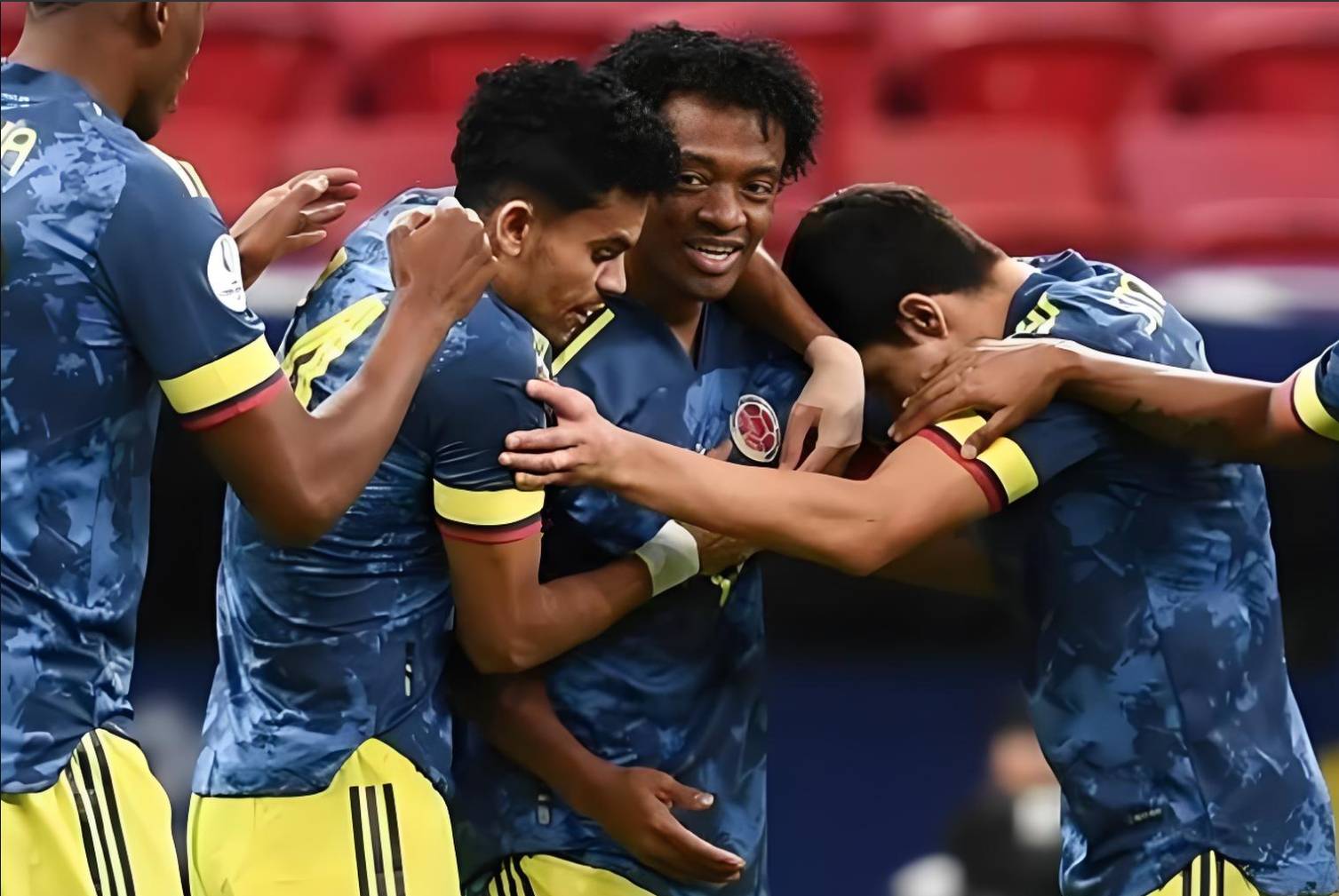 爱尔兰队与挪威队在友谊赛中交锋