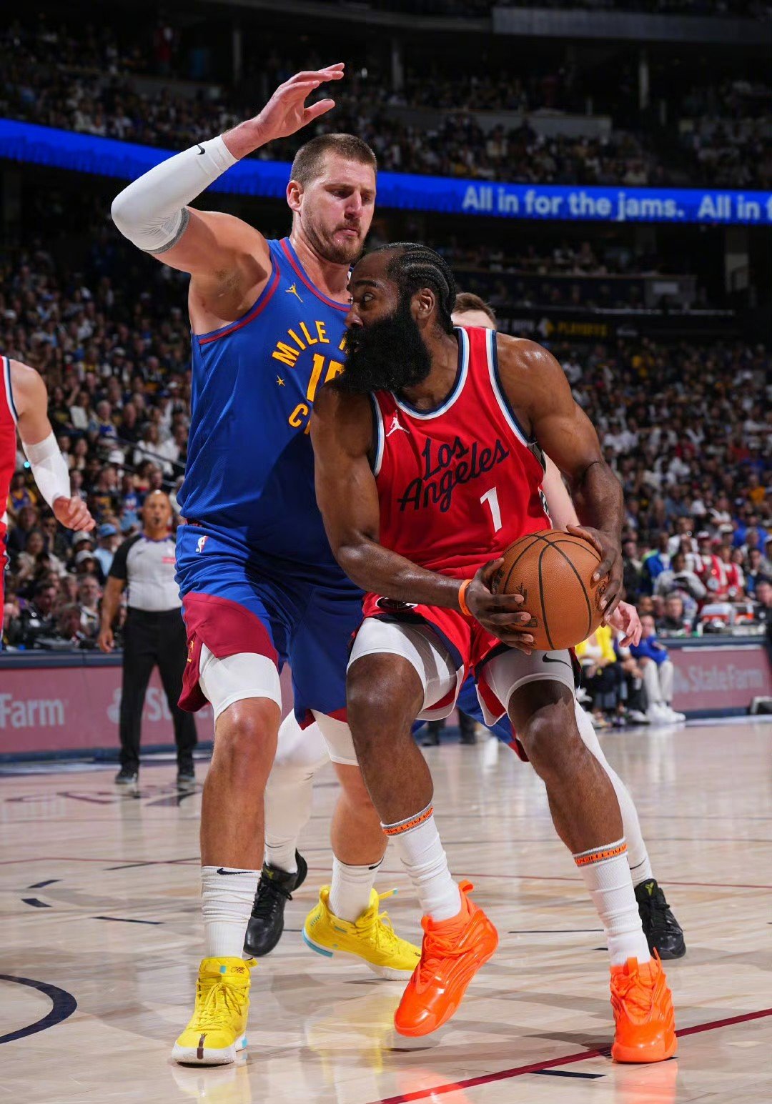 华体会注册-掘金连胜拉锯战守住优势,技战术展现高超水准的简单介绍