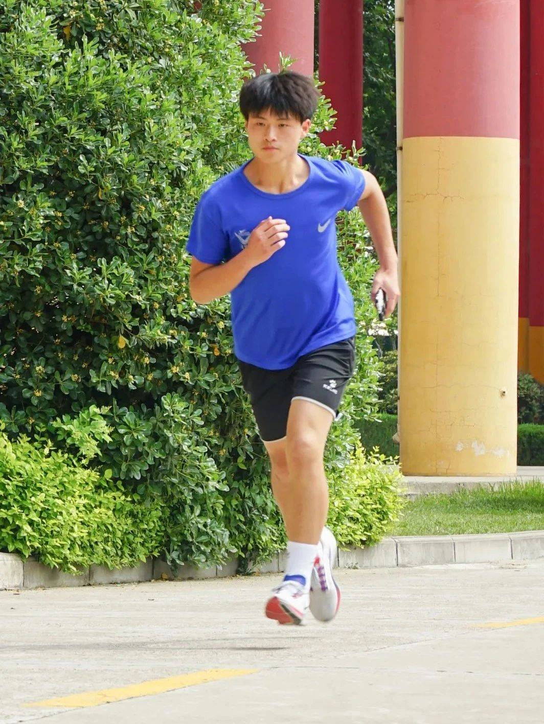 华体会新闻-怒放的青春，运动员奋力拼搏