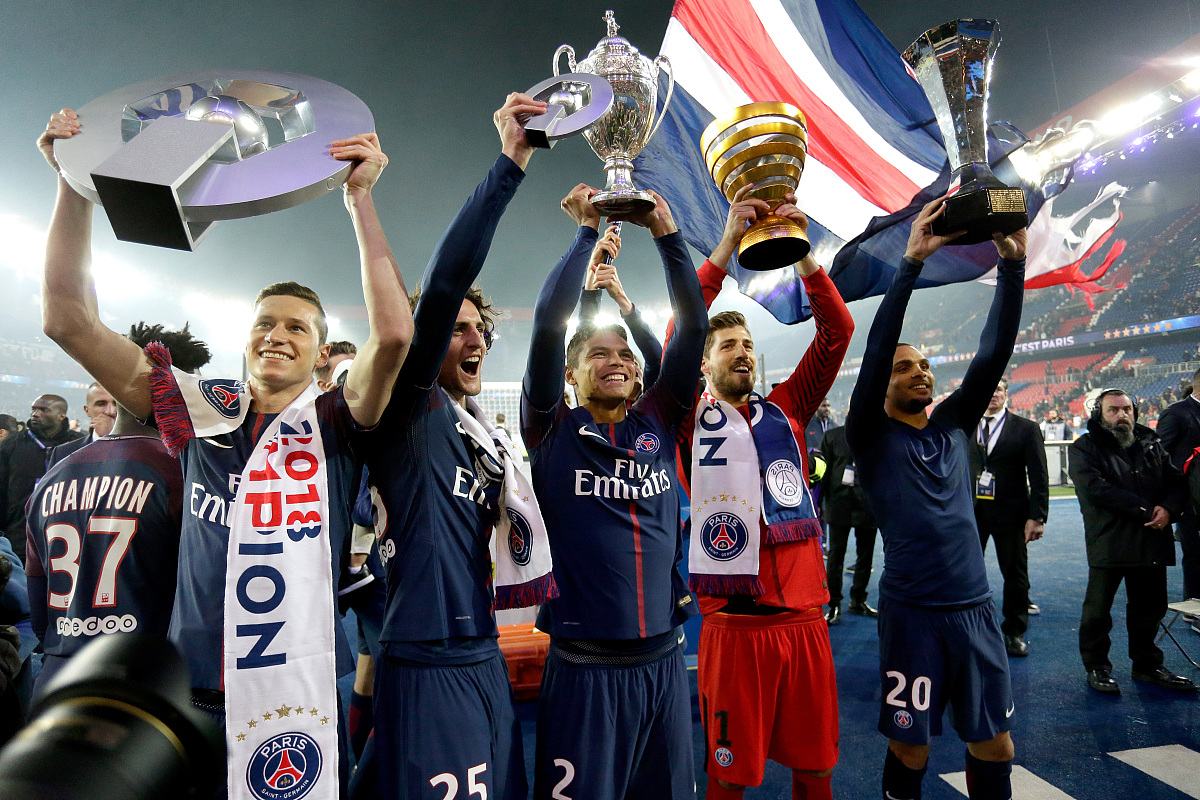 包含欧预赛：塞尔维亚主场不敌卢森堡，晋级形势不乐观的词条