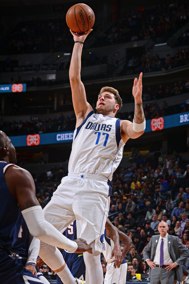 绿军险胜掘金,主场保持不败 绿军险胜掘金,主场保持不败